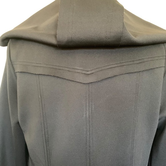 Lu & Lu black waist belted jacket. - Picture 7 of 16